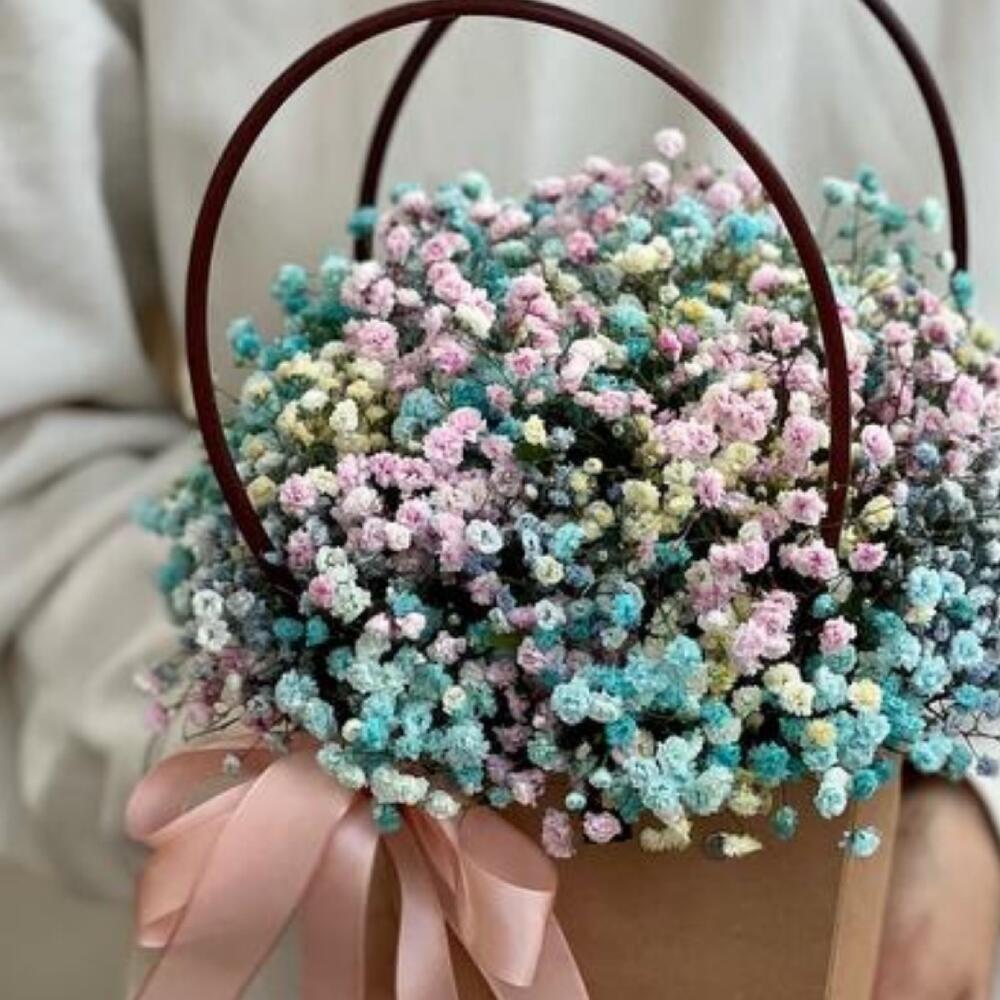 Радужная гипсофила в крафтовой сумке Радужная гипсофила в крафтовой сумке